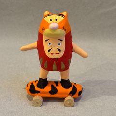 希少干支寅年虎年限定 寿印 スケボーだるま 達磨 × 虎柄ボード 張子