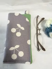 ハンドメイド　メガネケース　チェリーボンボン　グリーン　B067