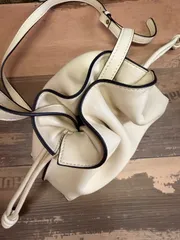 訳あり特価品　ハンドバッグ　巾着バッグ　ミニバッグ　斜め掛け　アイボリー