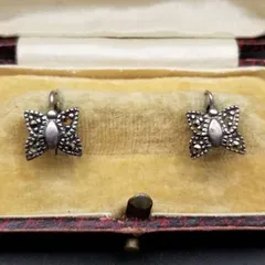 SU 小さな蝶 昆虫 マーカサイト装飾 925 シルバー ヴィンテージ ピアス 銀細工 モチーフジュエリー レトロ キュート Y20-A