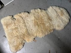 廃盤 新品 LUDDE ルッデ IKEA ムートンラグ ホワイト 羊皮 - メルカリ