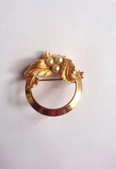 [SARAH COVENTRY] GOLD PEARL LEAF BROOCH (BR-34)