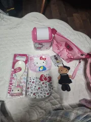 新品 hello kitty(ハローキティ) ロング キーホルダー セット >> 値引き交渉(※メルカリshop取引では対象外)は受け付けておりません