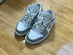 ナイキ ジョーダン ロー1 ウルフグレー 白 230