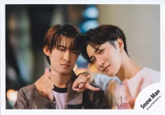 【中古】生写真(STARTO) Snow Man/向井康二・渡辺翔太/横型・バストアップ/アルバム「RAYS」MVオフショット/公式生写真