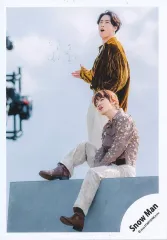 【中古】生写真(STARTO) Snow Man/宮舘涼太・深澤辰哉/全身/アルバム「RAYS」MVオフショット/公式生写真