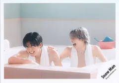 【中古】生写真(STARTO) Snow Man/目黒蓮・佐久間大介/横型・上半身/アルバム「RAYS」MVオフショット/公式生写真