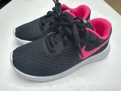 新品 NIKE タンジュン ピンク 180 サイズ