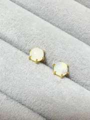 小ぶり　5mm  宝石質エチオピア産オパールAA+　ピアス　天然石　SILVER925製・18KGP仕上げ　つけっぱなし