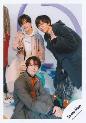 【中古】生写真(STARTO) Snow Man/深澤辰哉・向井康二・阿部亮平/全身/シングル「LOVE TRIGGER / We’ll go together」MV＆ジャケ写オフショット/公式生写真