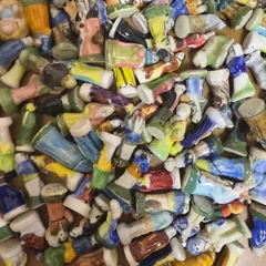 【C】100個 フェーブ ヴィンテージ まとめて まとめ売り 大量 セット 卸売 店舗 フェーヴ クリスマス 食玩 かわいい置物 工芸 美術品 企業物 パン屋 土産 マニア 小売 お土産 誕生日 インテリア小物 可愛い フレンチ ビンテージ キリスト L502