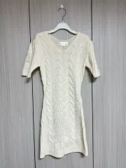 Vネック アイボリー ケーブル編み ニット 半袖 ONE PIECE