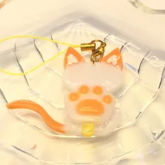 ハンドメイド　手作り　手づくり　てづくり　レジン　アクセサリー　ストラップ　キーホルダー　小物　雑貨　白猫　ねこ　ネコ　肉球　ハート