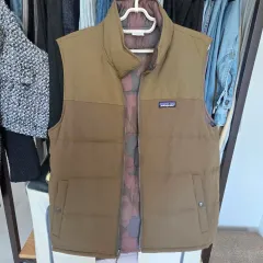 パタゴニア ブラウン カモフラ リバーシブル ダウン ベスト 出品