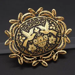 J981 金工 象嵌 ブローチ ダマスキナード バード 花鳥柄 フィリグリー 銀線細工 ゴールド デザイン