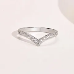 AAAジルコニアダイヤモンド　ステンレス　シルバー　銀　silver 指輪　リング　レディース　メンズ　プレゼント　ギフト　華奢　Vデザイン　Vライン　11号　ユニセックス　男女兼用　ペアリング　結婚指輪　カップル　夫婦　金運　運気アップ　アクセサリー　上品