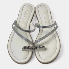 ダイアナ　トングサンダル　ホワイト　スワロフスキー　スタッズ　ビジュー