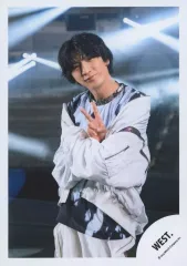 【中古】生写真(STARTO) WEST./藤井流星/膝上/シングル「絶体絶命 / Beautiful / AS ONE」MV＆ジャケ写オフショット/公式生写真