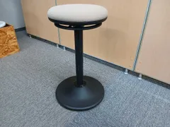 オカムラ ポストモダン 高さ調整 回転式 ベージュ メディカル スツール