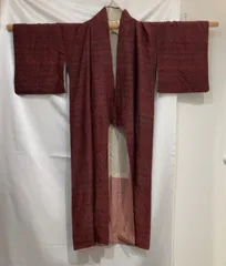 着物　:  赤色　レッド系　唐草文様風　リメイクにも　小紋風　1212SB