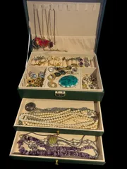 【中古】遺品整理 生前整理 アクセサリーまとめ売り ネックレス  イヤリング ブレスレット  ネクタイピン    ブローチ    NA25L(T)3