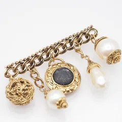 L085 T.S刻印 ブローチ 大ぶり チャーム フェイクパール ブラックストーン風 ゴールド デザイン コスチュームジュエリー