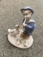 NAO by Lladro 少女とガチョウ 陶器人形 フィギュリン - メルカリ