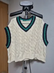 (新品)アイボリー ケーブル ニット ベスト