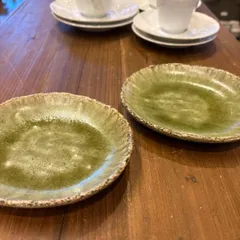 緑のお皿 グリーン 陶器 器 ハンドメイド 作家もの　1枚ずつ販売します　②