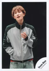 【中古】生写真(STARTO) Snow Man/渡辺翔太/膝上/アルバム「RAYS」MVオフショット/公式生写真