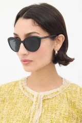 PRADA キャッツアイ サングラス