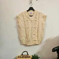 ケーブルニット ベスト アイボリー