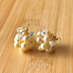 o22.ヴィンテージパールとオーロラガラスの大ぶりピアス ペア クラシック