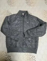 ナイキ キルティング ダウン アウター カーキ ジャケット アウター M