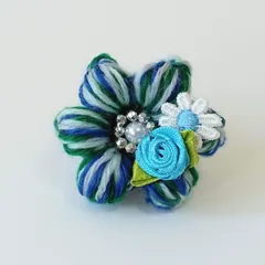 お花ブローチ４０.青や緑のぷっくり