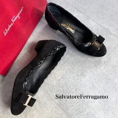 極美品 SalvatoreFerragamo サルヴァトーレフェラガモ VARA V パンプス スエード ブラック 黒 ゴールド金具 ヴァラリボン 7D レディースシューズ 24cm