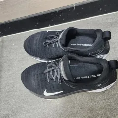 ナイキ リアクト インフィニティラン 4 ブラック 270サイズ