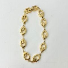 ジバンシィ Gロゴ チェーンブレスレット w0926-0630-1-4 - メルカリ