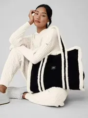 コーデのポイントに! ボアトリミングトートバッグ|柔らかな肌触り × スタイリッシュデザイン 通勤・カフェ巡りに必携