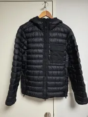 ストーンアイランド マイクロヤーン ダウン ブラック フード 軽量ダウン M(95 100サイズ)