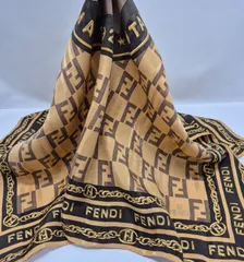 【used品】美品！FENDI  レディースハンカチ 約57㎝ 大判サイズ ミニスカーフ おひざ掛け