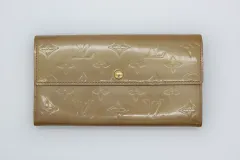ルイヴィトン ヴェルニ ペンダント レディース 長財布