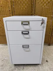 【大量在庫有り】手渡し歓迎【注意:鍵1個付き】アイリスチトセ IRIS CHITOSE 3段ワゴン キャビネット PDK-450 ホワイト 事務用収納 ※法人・個人事業主除く北海道、沖縄、離島、九州は着払いになります。