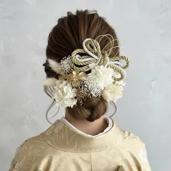 飾り紐入りホワイトゴールド髪飾り　和装　成人式　卒業式