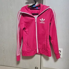 アディダス ヨーロッパ ピンク ジャージ