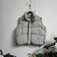 ライトグレー ダウン ベスト