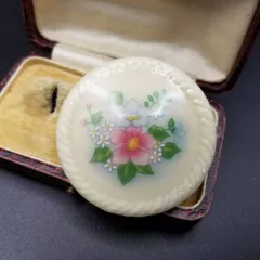 80's AVON フラワーペイント ラウンド ヴィンテージ ブローチ 淡い色合い ホワイト系 レトロキュート 自然派 Spring Bouquet Flower Y18-W