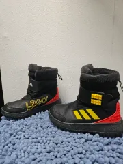 キッズ アディダス x LEGOブロック ウィンターPLAY ブーツ 185