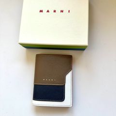【最終価格】MARNI 財布 オールレザー トランクミニ ネイビー　タグ付き 最終価格】MARNI 財布 オールレザー トランクミニ ネイビー タグ付き