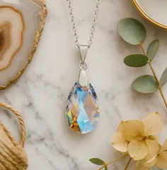 タイムセール　清楚でお洒落！カラフルなクリスタルドロップ【１０ｃｔ前後】ペンダントネックレス